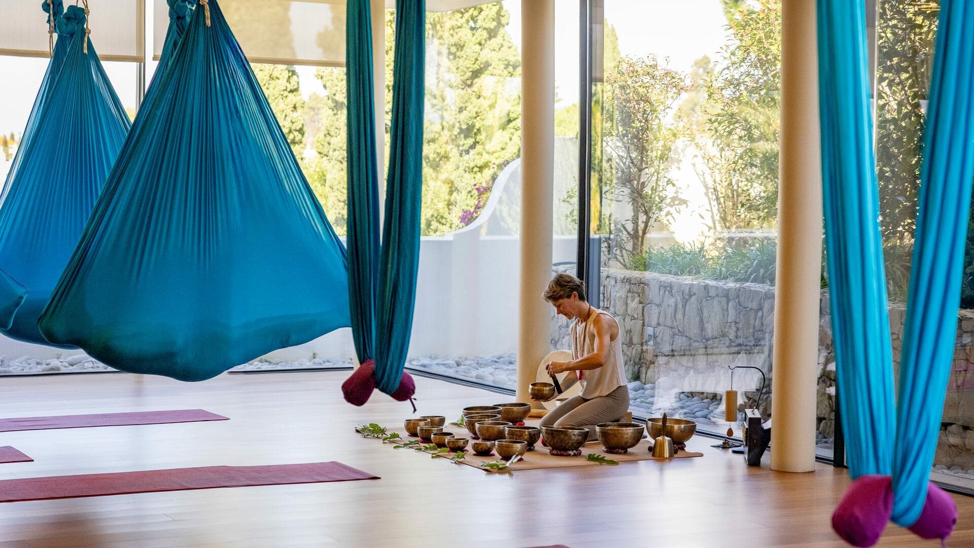 Float into Sound: Meditação em Rede de Seda
