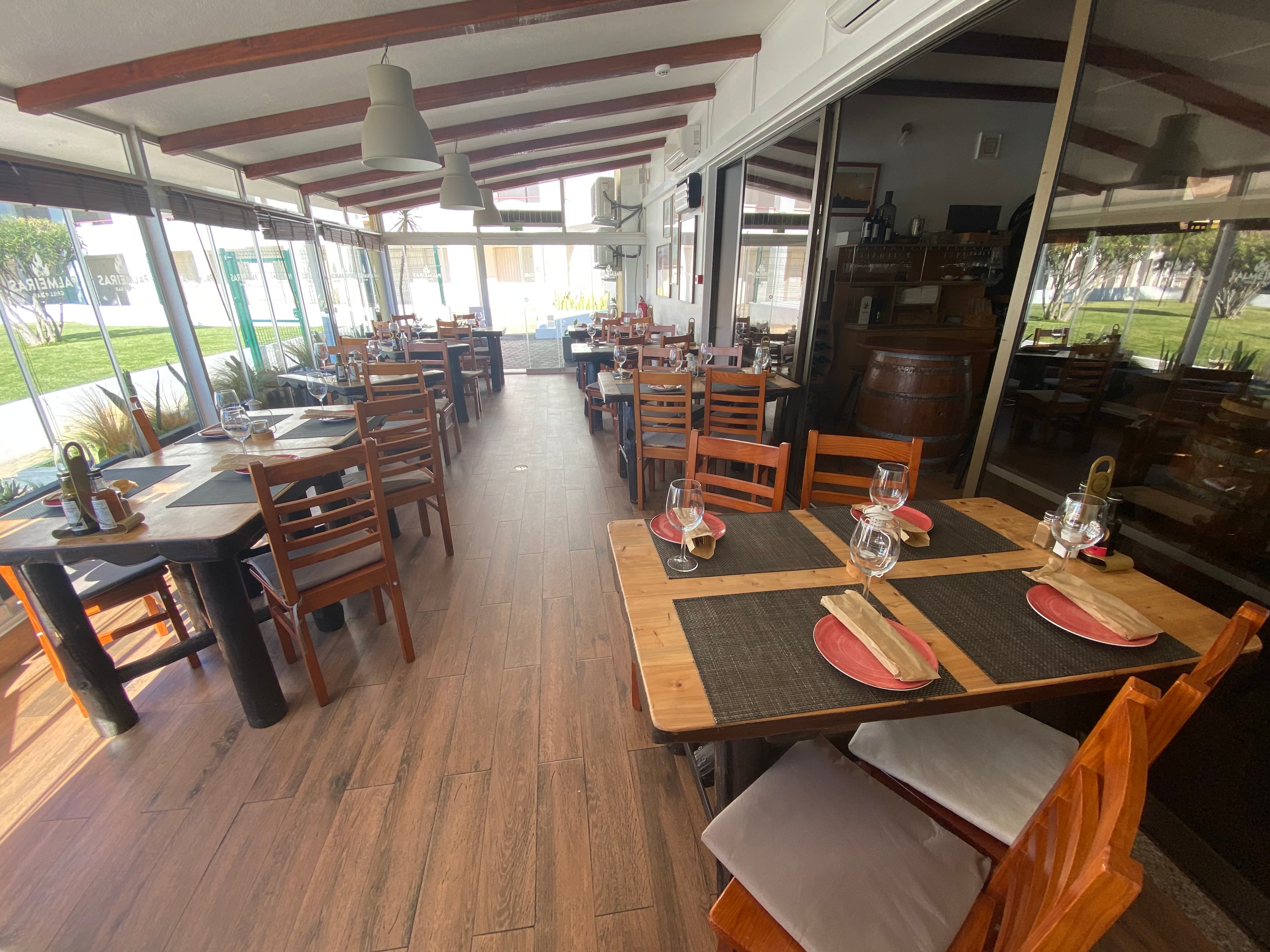 Palmeiras Grill & Bar