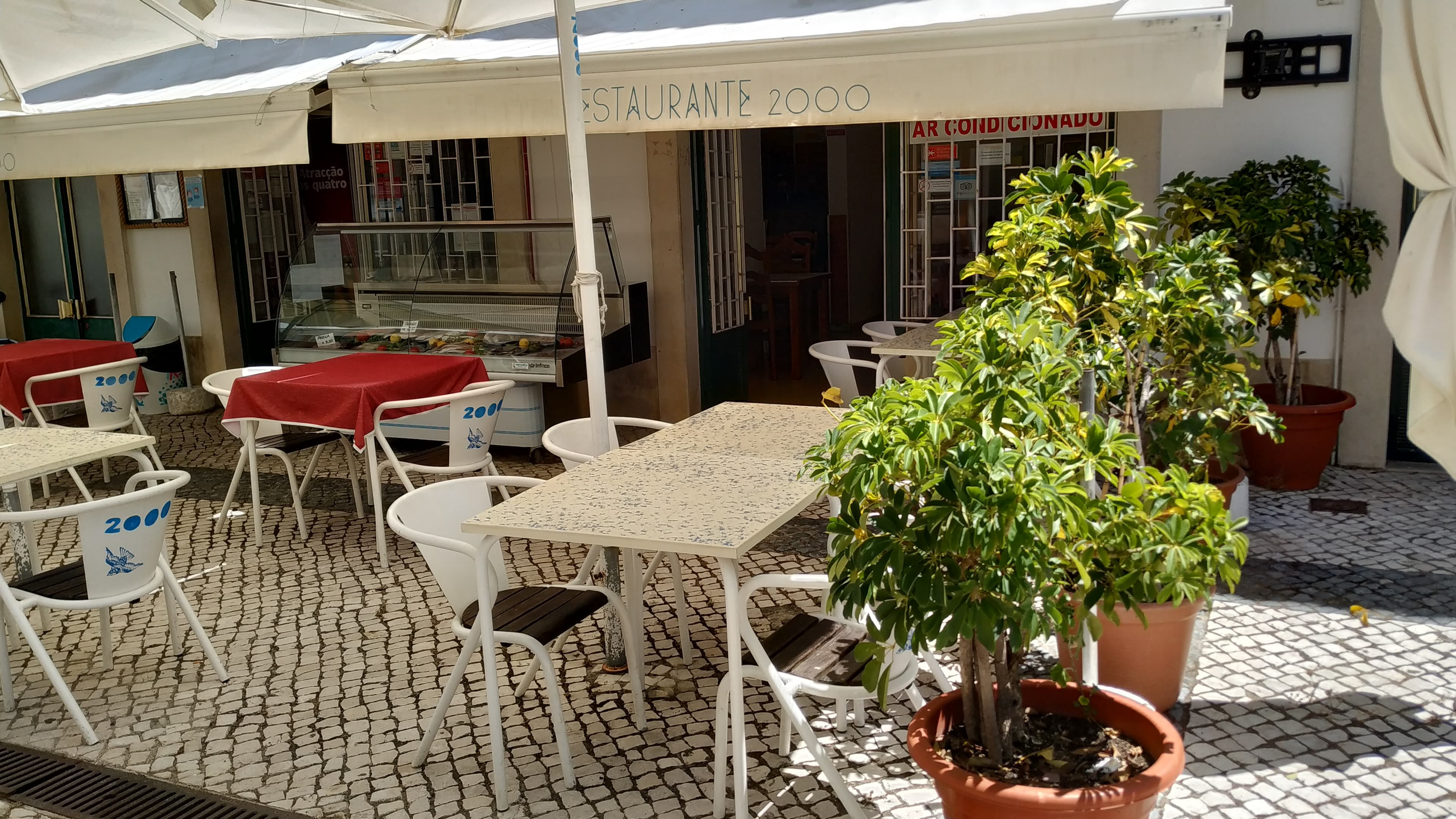 Restaurante 2000