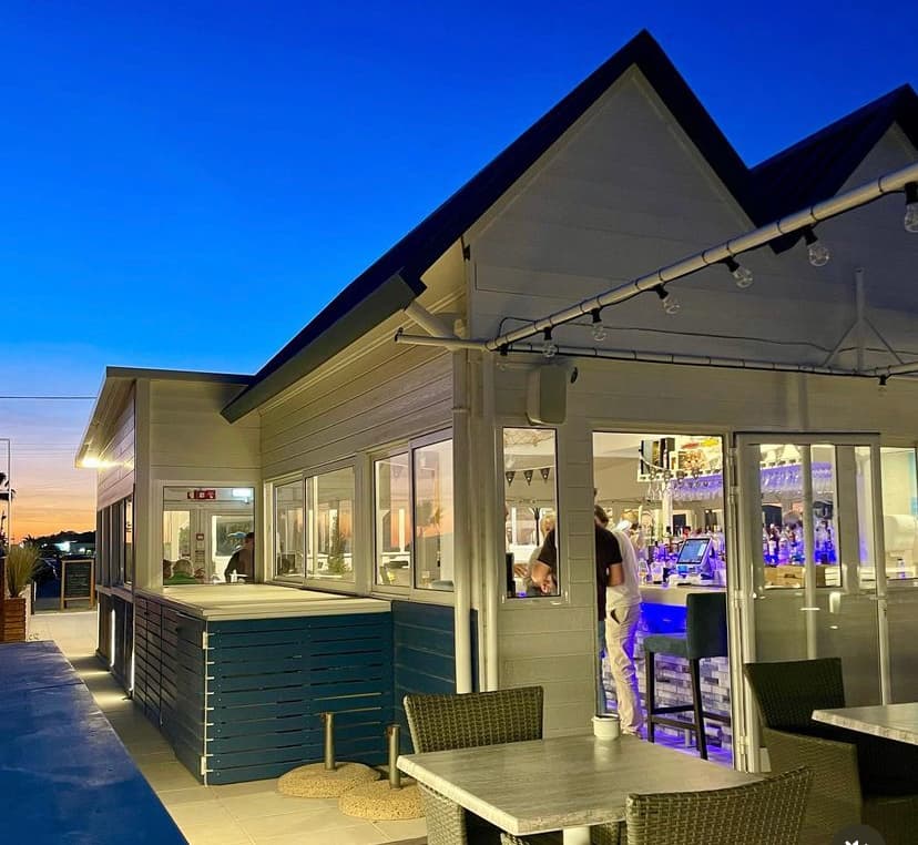 Dunes Beach Bar & Restaurant