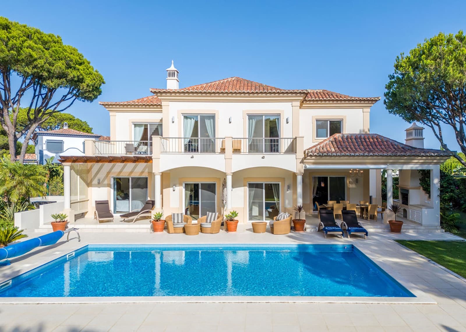 Silver Holidays Real Estate & Villa Rentals