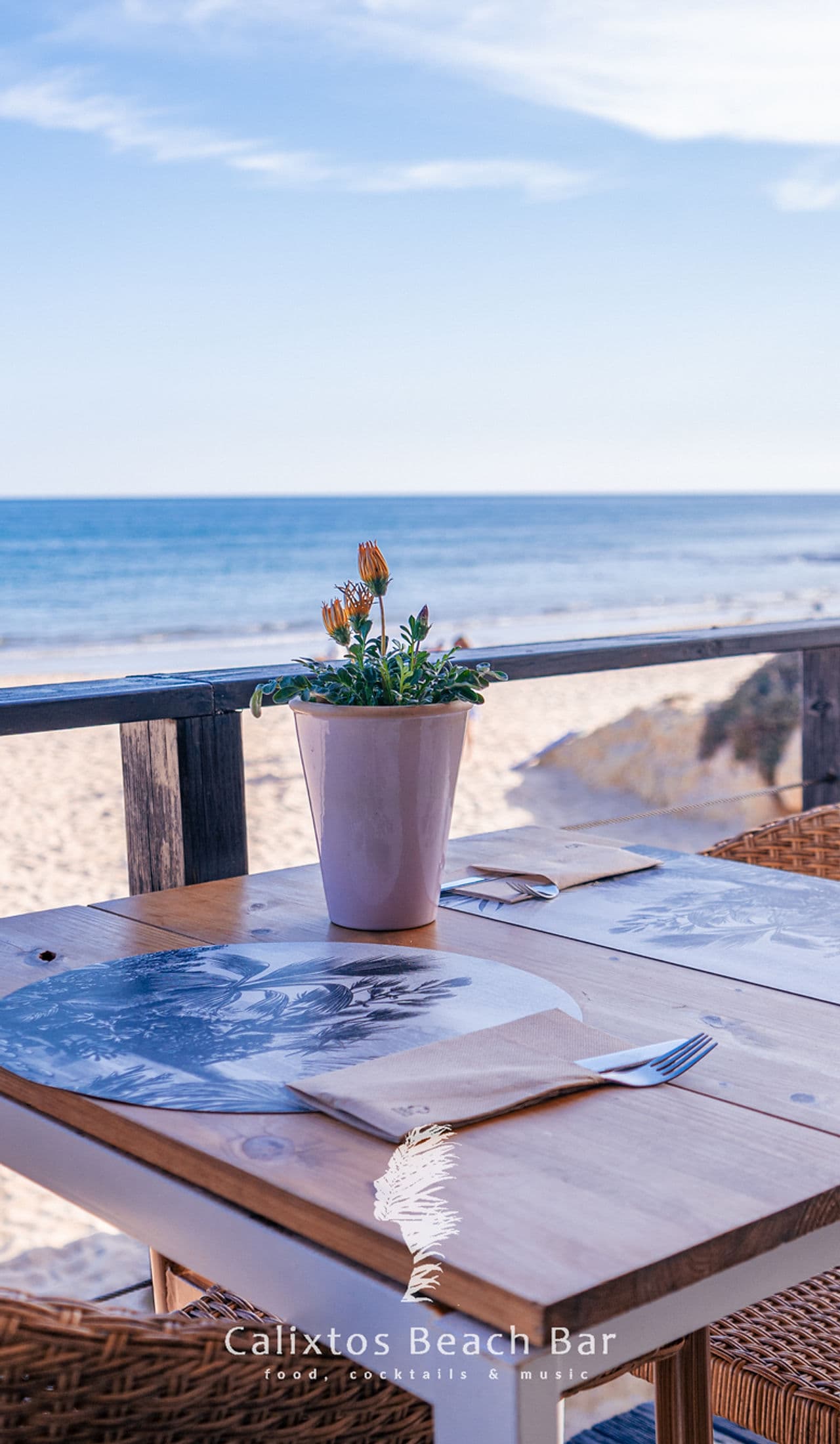 Calixtos Beach Bar & Restaurant
