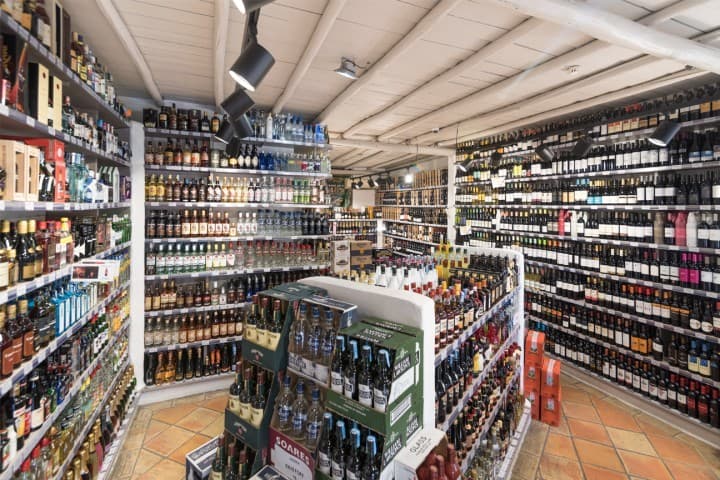 Garrafeira Soares - Vilamoura (Marina Plaza)