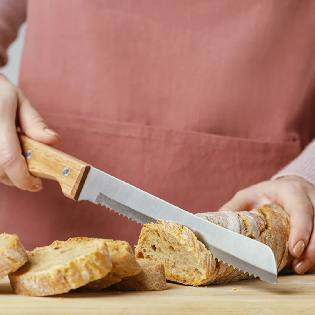 Stainless steel bread knife with wooden handle, 33 cm