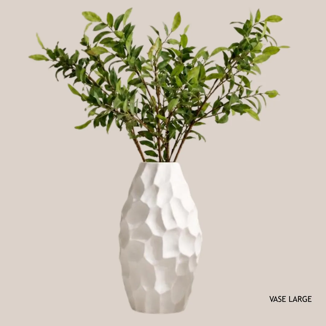 White sculpted sand-finish ceramic vase, 12 x 12 x 20.5 cm