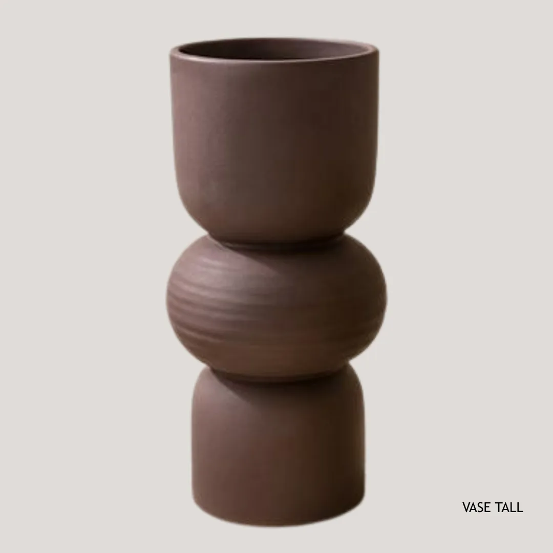 Brown Oleiro ceramic vase, 11.5 x 11.5 x 24.5 cm