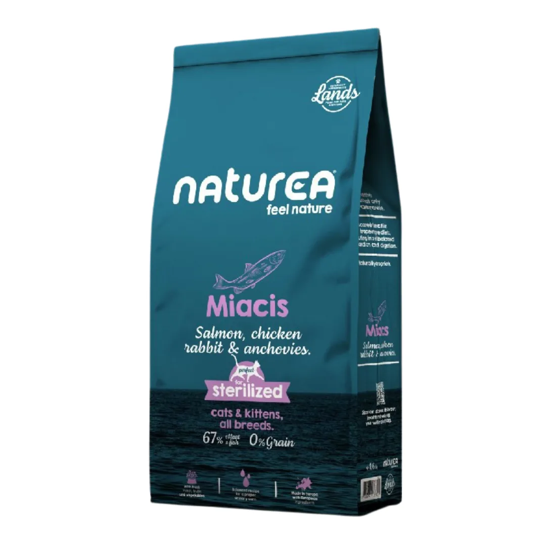 Naturea Miacis sterilised cat food, salmon, chicken, rabbit and anchovies, 1.6 kg
