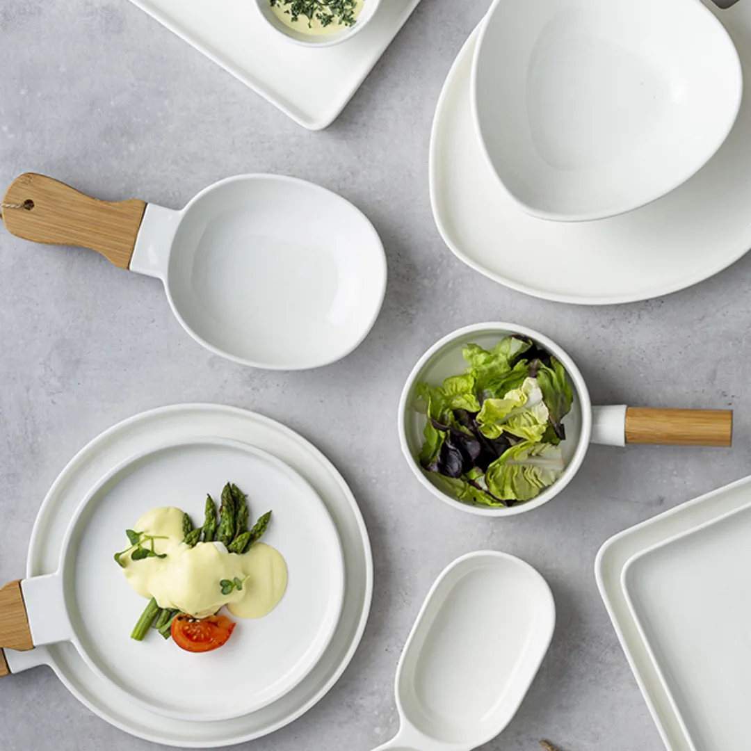 Porcelain plate with bamboo handle, 32 cm