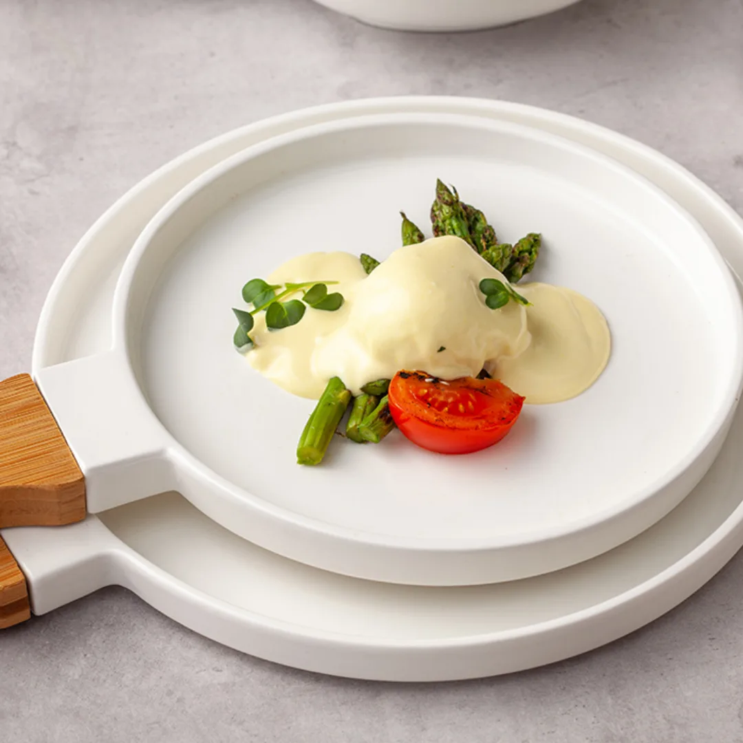 Porcelain plate with bamboo handle, 35 cm