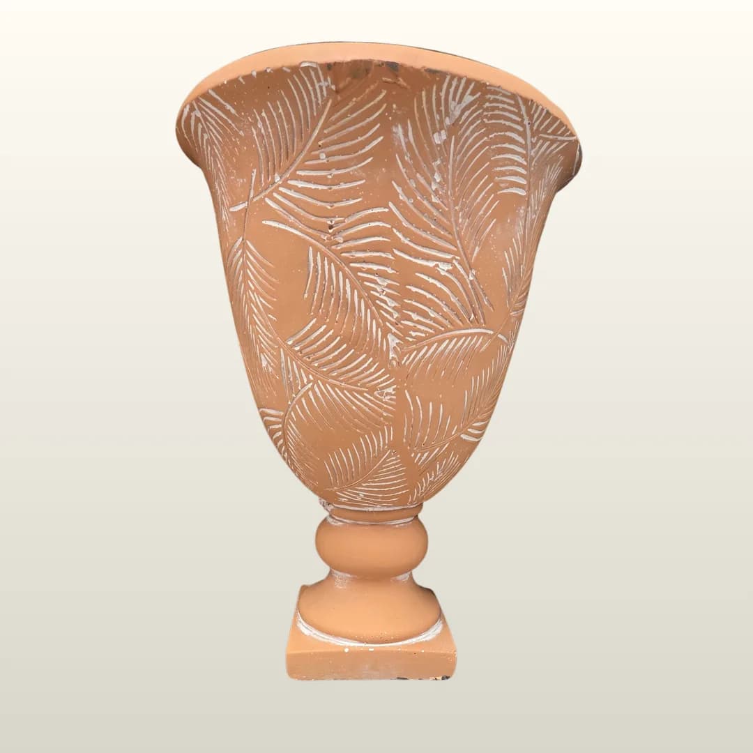 Large terracotta cup-shaped vase with leaves, 17 x 25 cm