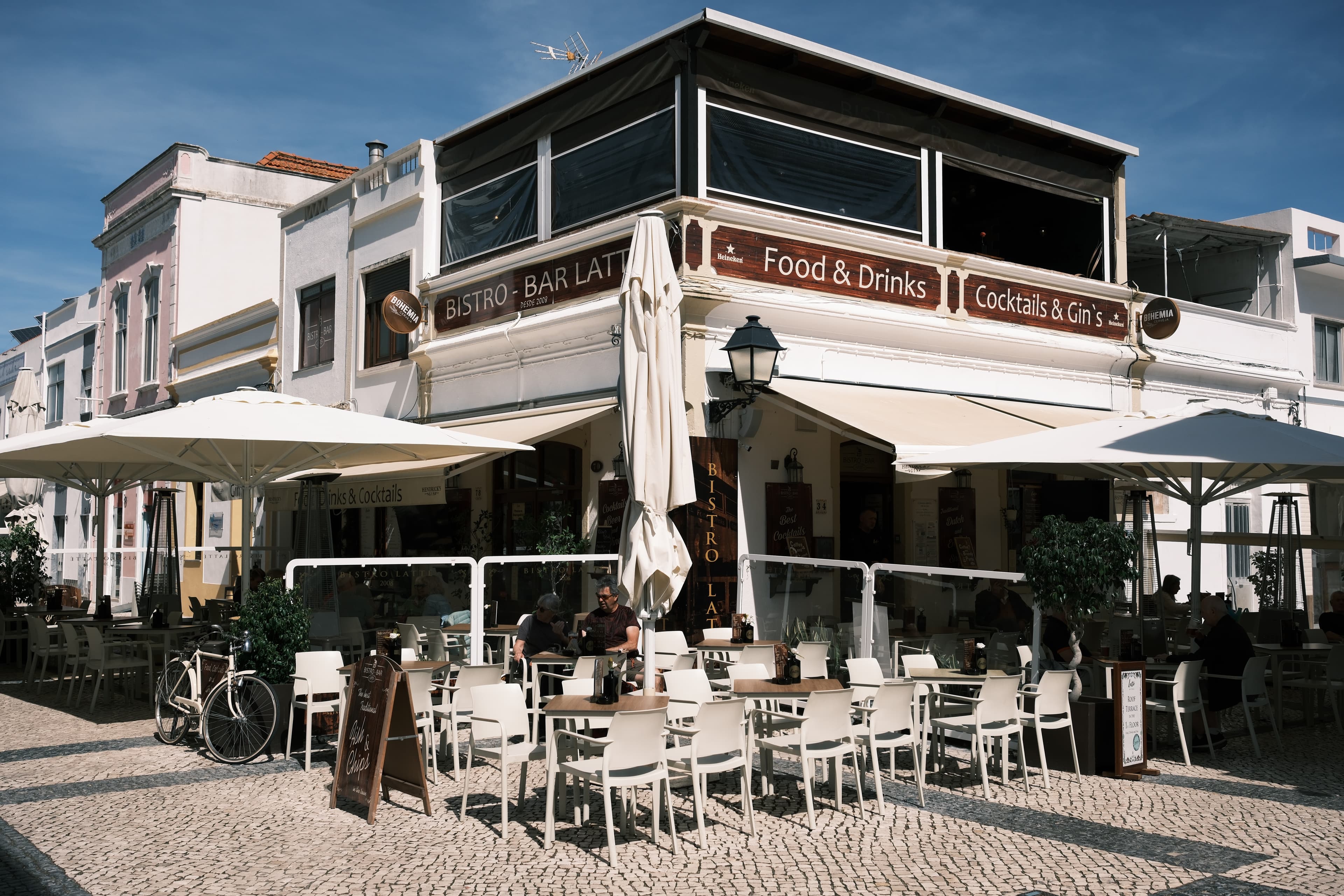 Bistro Bar Latté