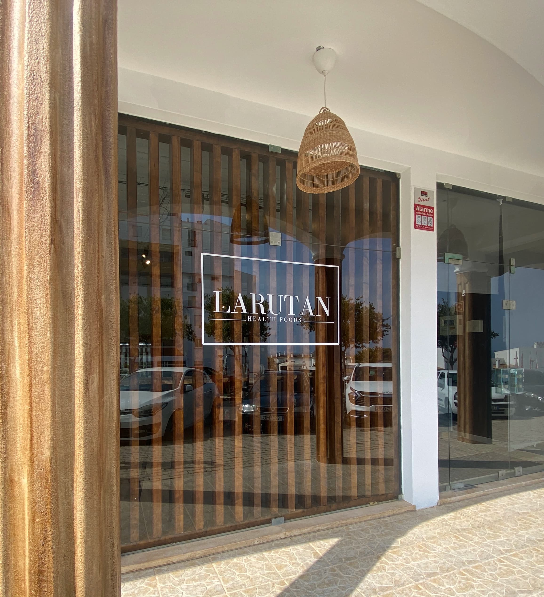 Larutan Health Foods