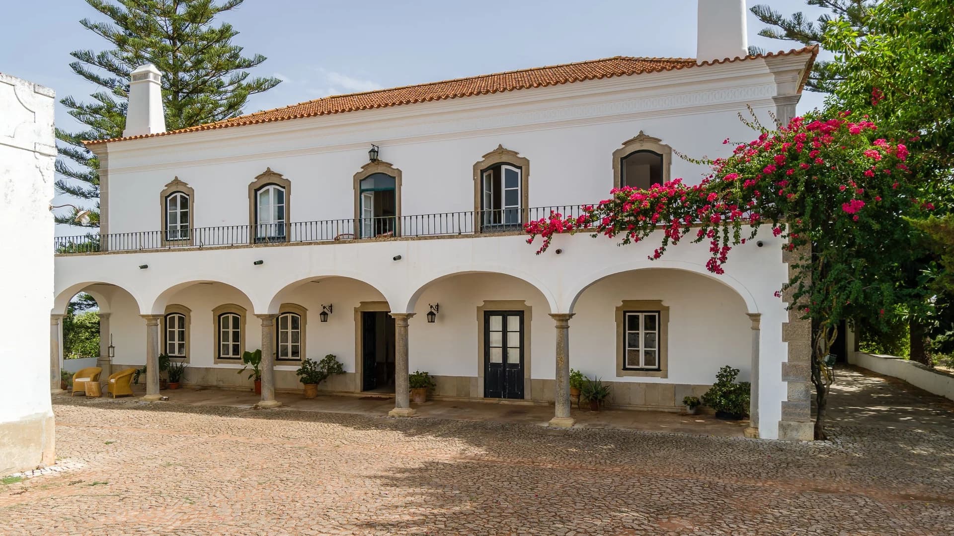 Seven Quintas Property Search