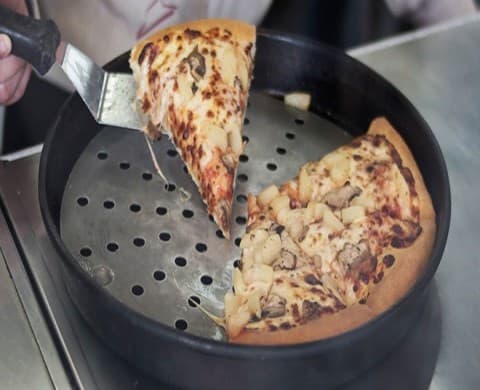 Pizza Hut Cheesy Pops Crust — €6.95 per person